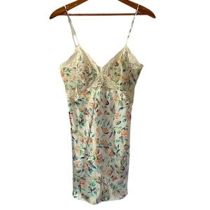 Victoria’s Secret Gold Label Floral Cream Slip Chemise Size Small